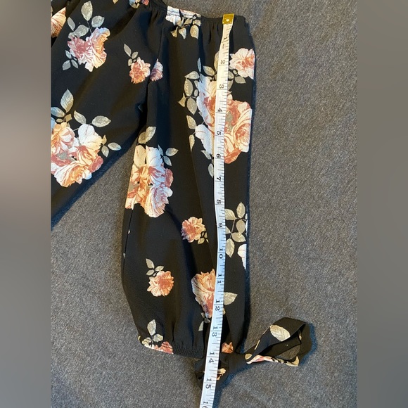 Cropped Floral Blouse - Picture 5 of 5